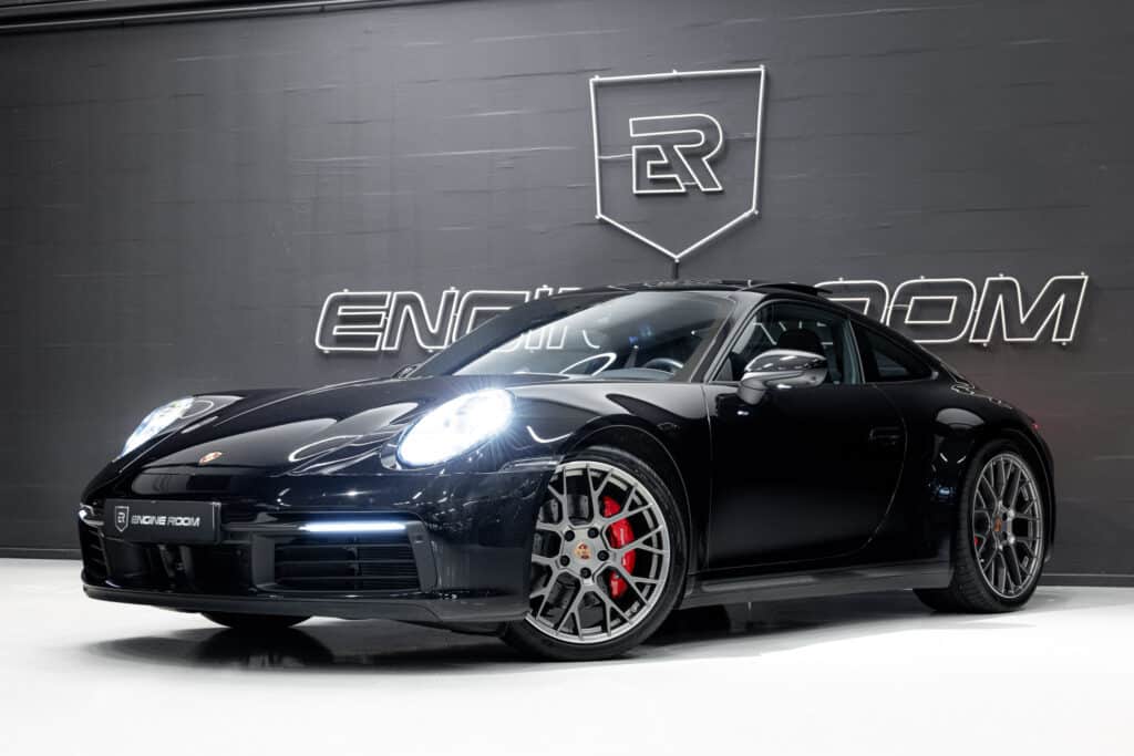 Porsche 992 3.0 Carrera 4S Zwart