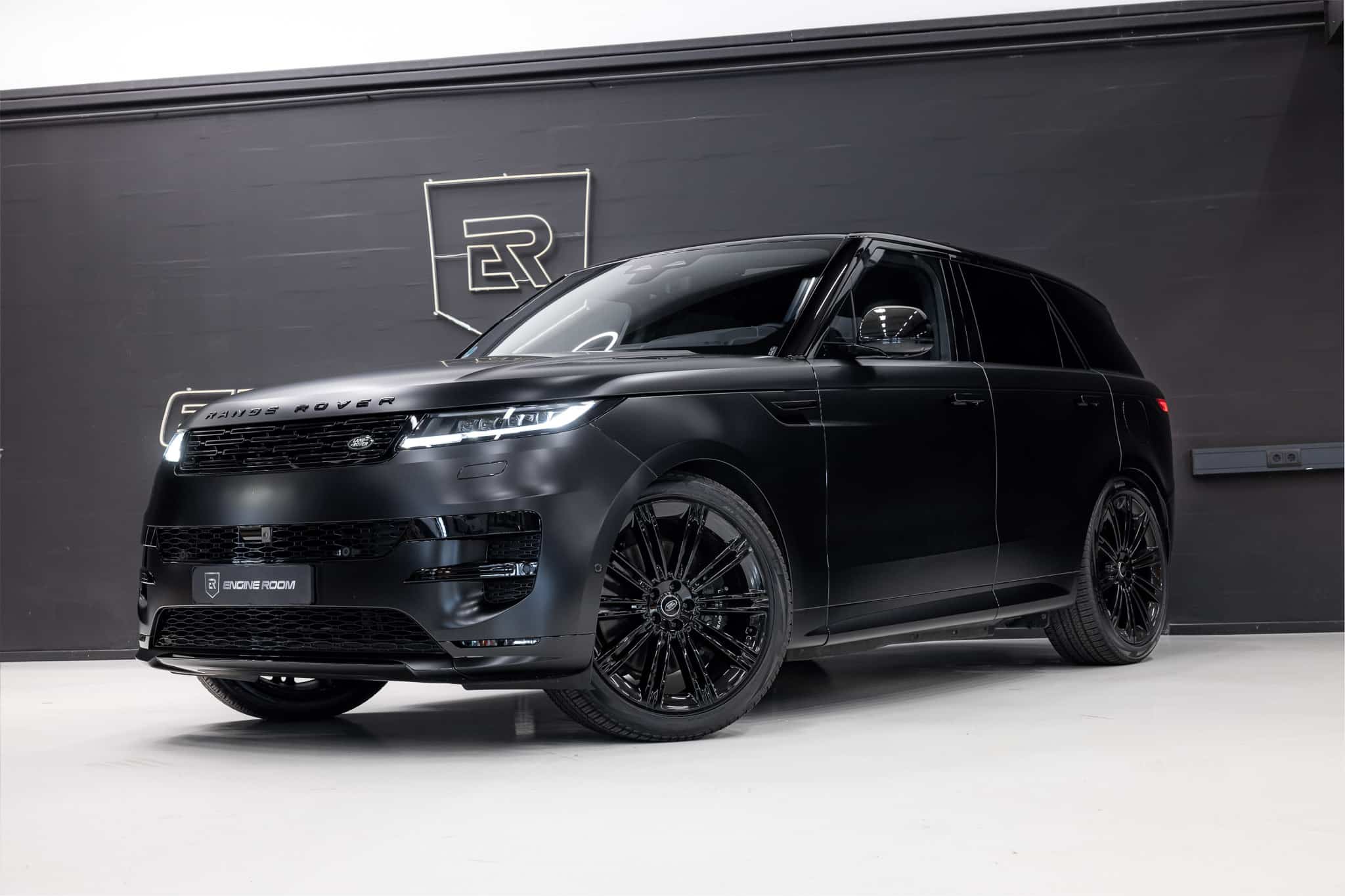 Land Rover Range Rover Sport P460e Dynamic HSE Zwart